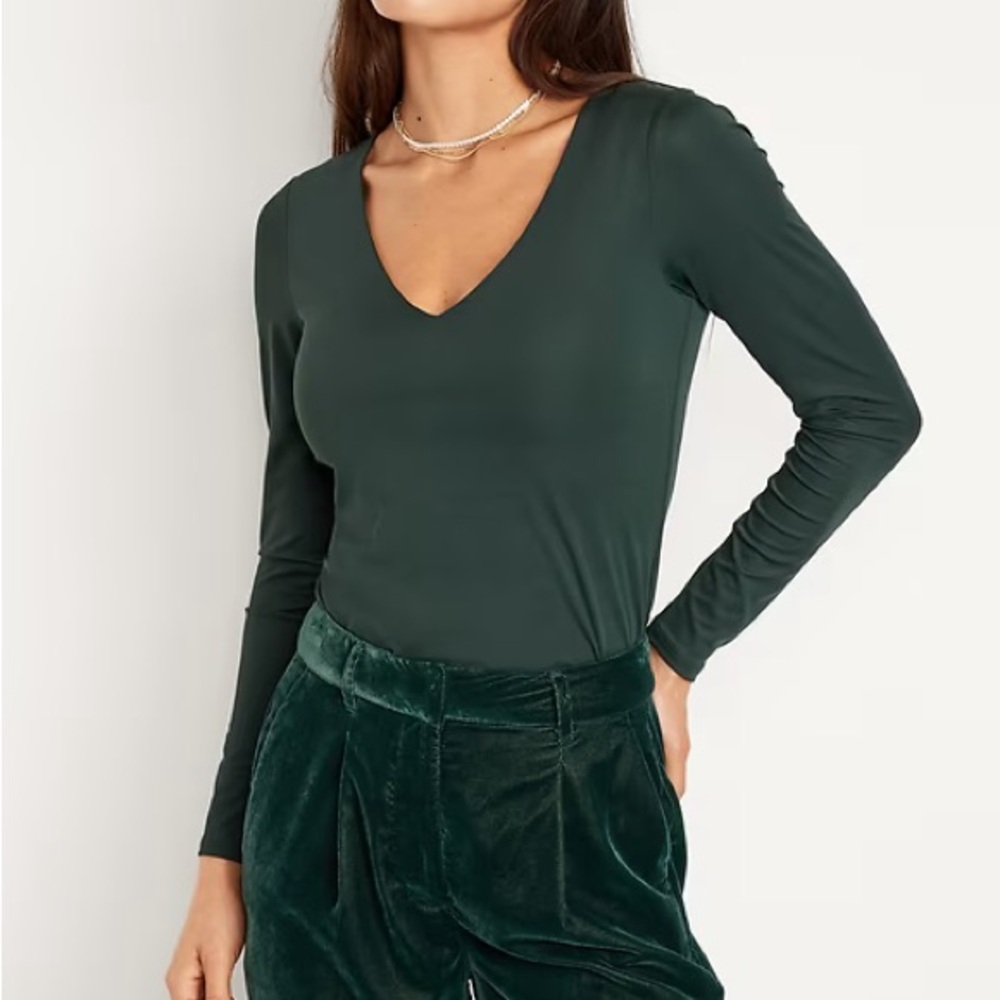 Old navy double layer sculpting v neck long sleeve - Large